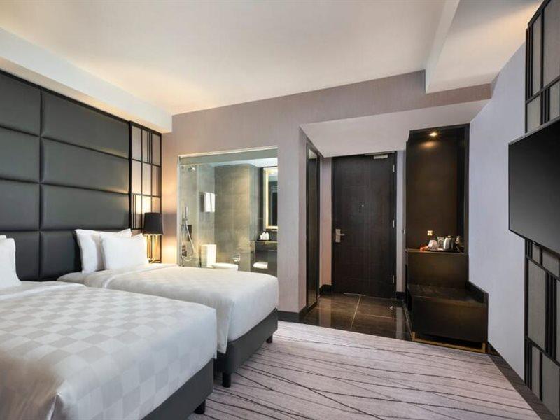 Grand Swiss-Belhotel Darmo Surabaya Exteriör bild