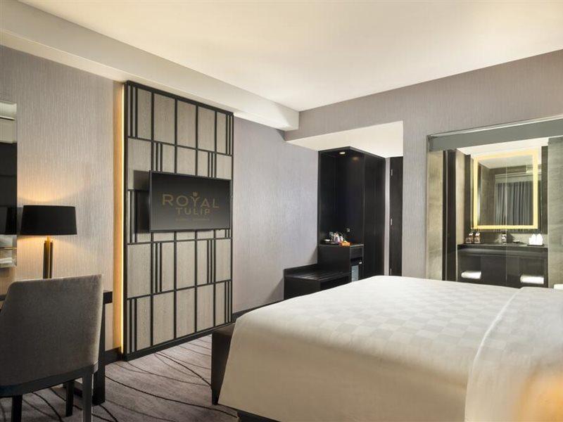 Grand Swiss-Belhotel Darmo Surabaya Exteriör bild