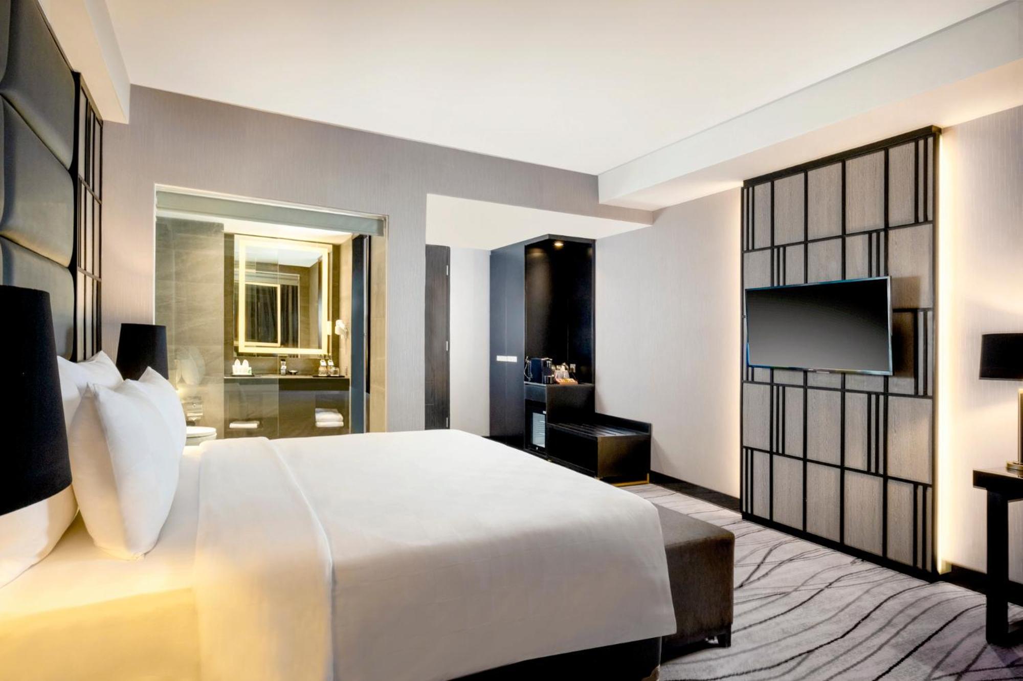 Grand Swiss-Belhotel Darmo Surabaya Exteriör bild
