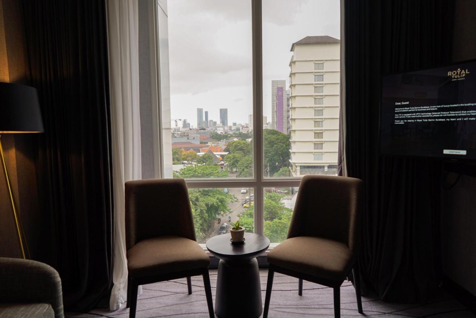 Grand Swiss-Belhotel Darmo Surabaya Exteriör bild